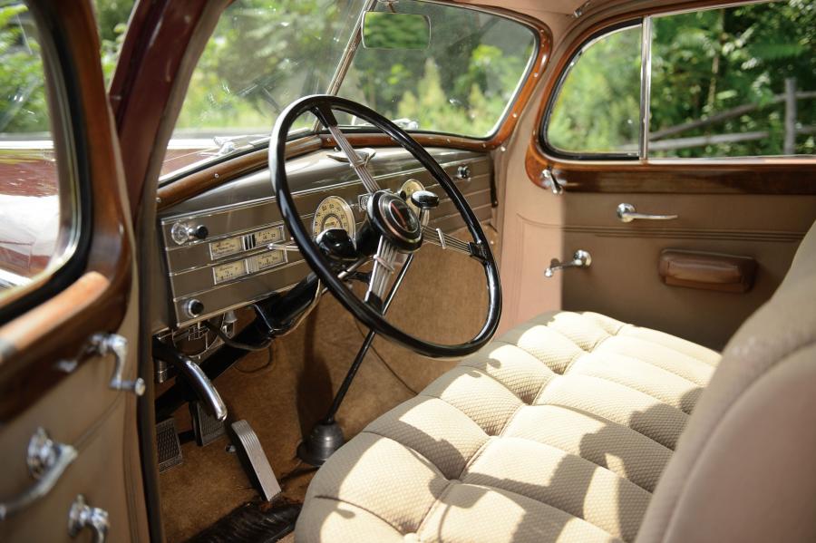 Cadillac Twelve Formal Sedan by Fleetwood 1937 года  (фото 23 из 26)